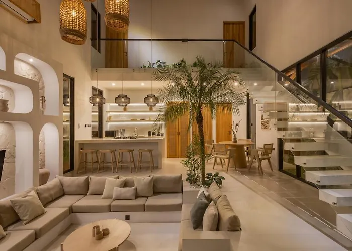 Villa New Spacious 3br Designer Villa, Heart Of